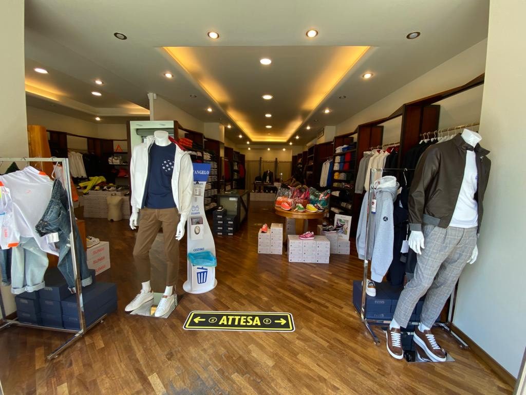  Vendita capi d'abbigliamento a Palermo